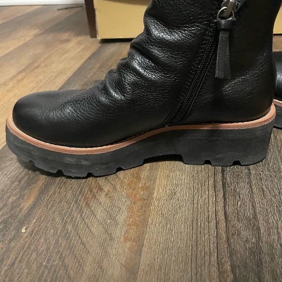 Soft Pecola black boots. Size 6.5. Excellent condition. - Picture 7 of 12